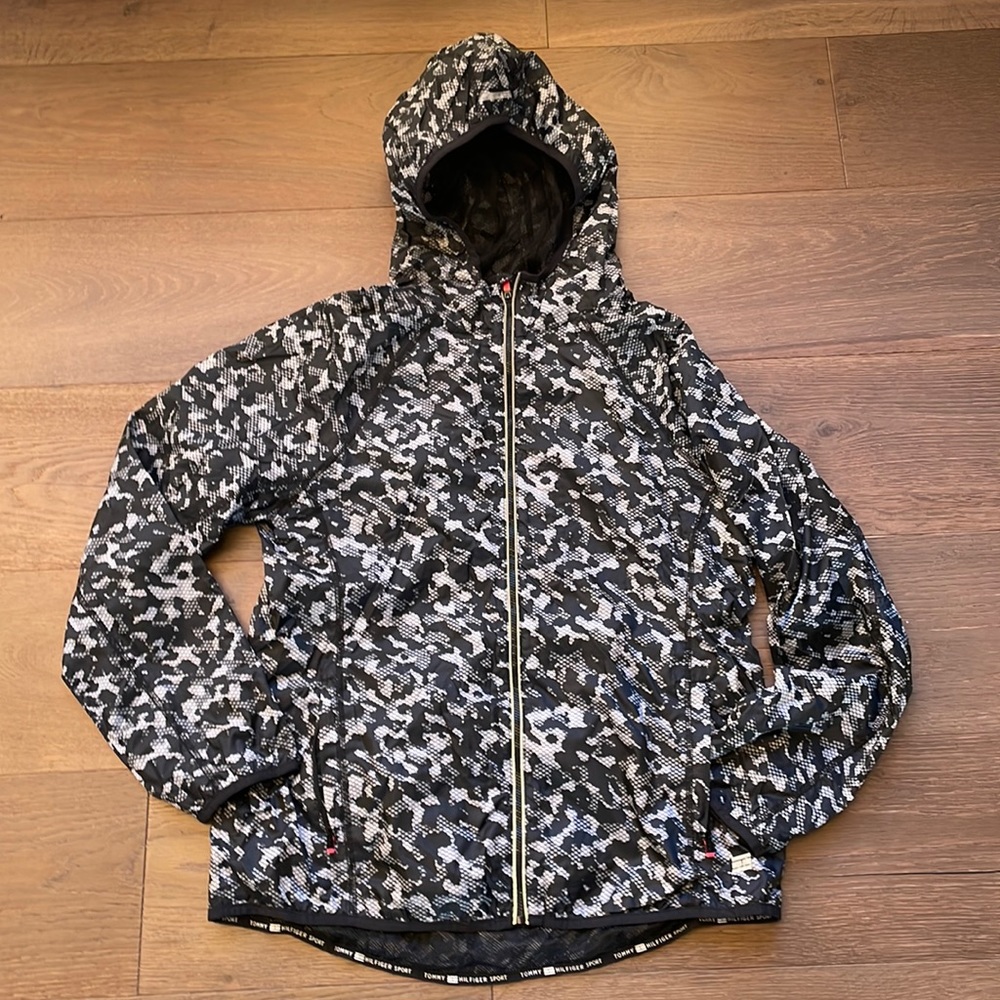 NWOT Tommy Hilfiger Sport Packable Shell Jacket Pockets Black Gray Snake Size M